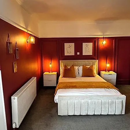 The Golden Lion Hotel *